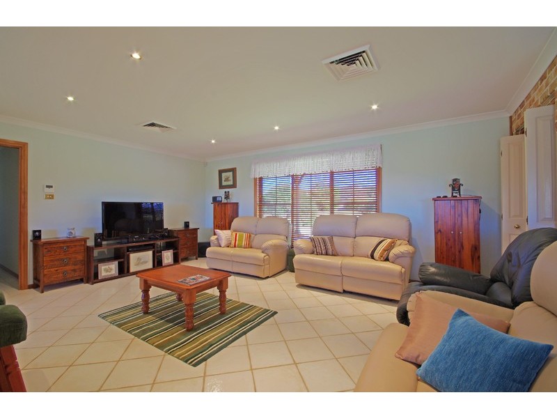 160 Eastview Drive, Orangeville NSW 2570