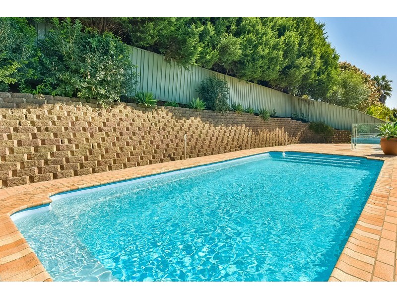 10 Claremont Circuit, Glen Alpine NSW 2560