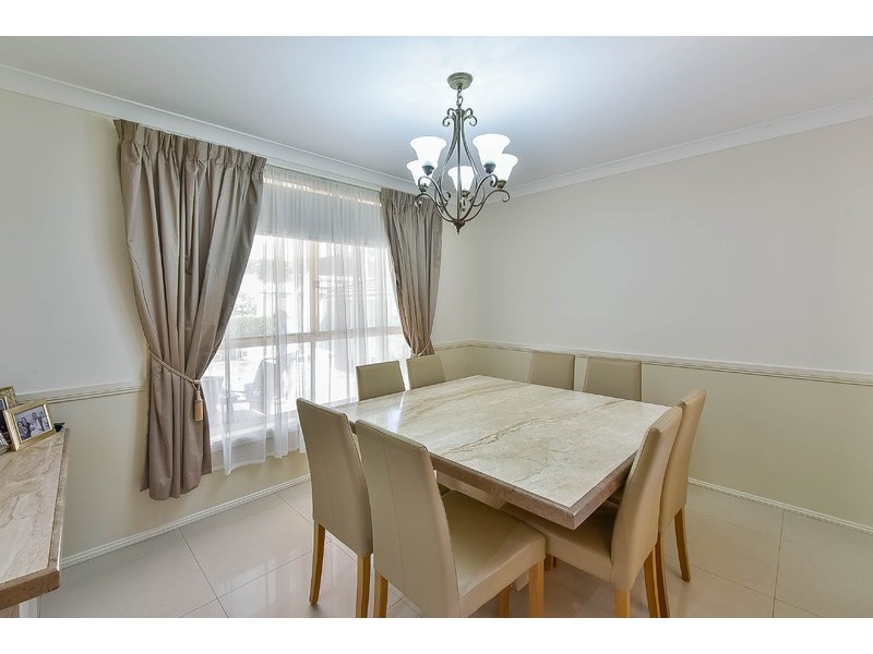10 Claremont Circuit, Glen Alpine NSW 2560