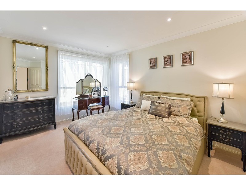 10 Claremont Circuit, Glen Alpine NSW 2560