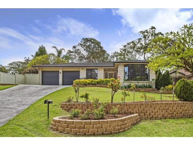 15 Cameron Place, St Helens Park NSW 2560