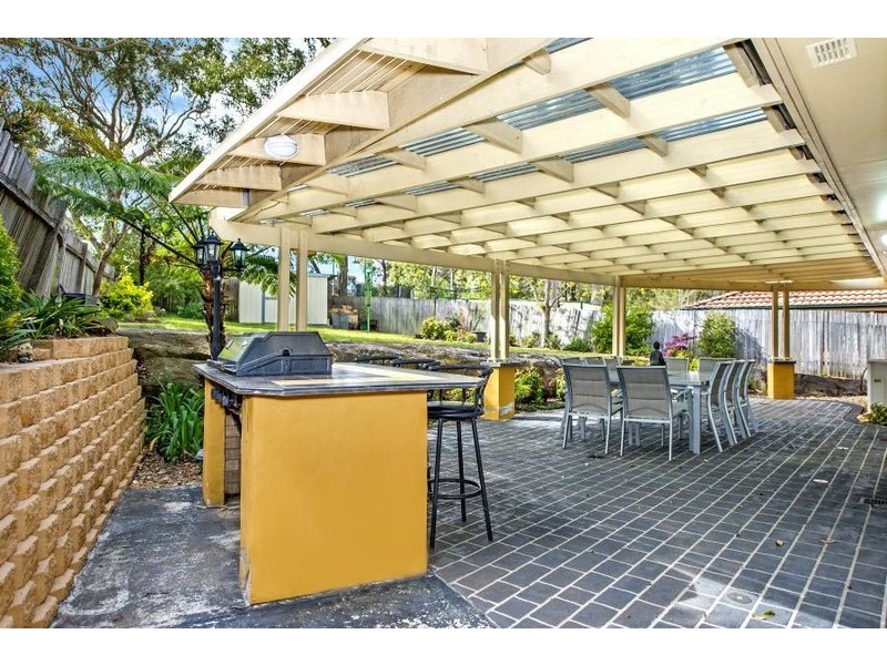 15 Cameron Place, St Helens Park NSW 2560