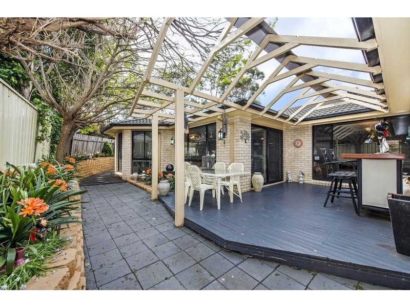 15 Cameron Place, St Helens Park NSW 2560