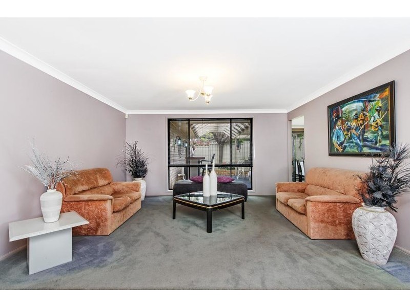 15 Cameron Place, St Helens Park NSW 2560