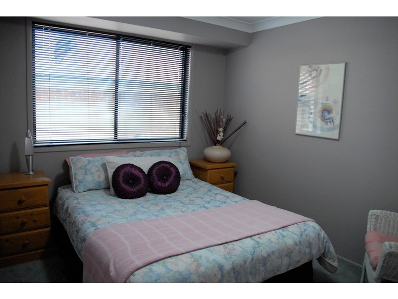 15 Cameron Place, St Helens Park NSW 2560