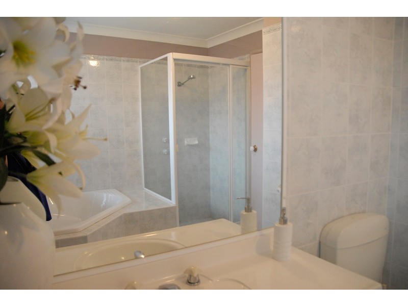 15 Cameron Place, St Helens Park NSW 2560