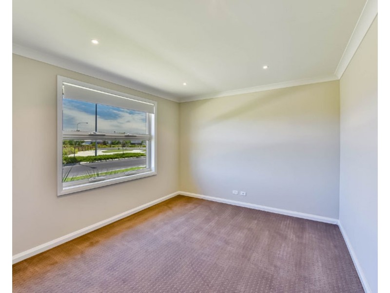 31 Donovan Boulevard, Gregory Hills NSW 2557