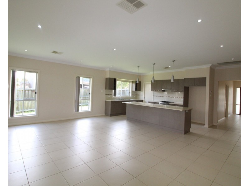 2 Skelton Street, Oran Park NSW 2570