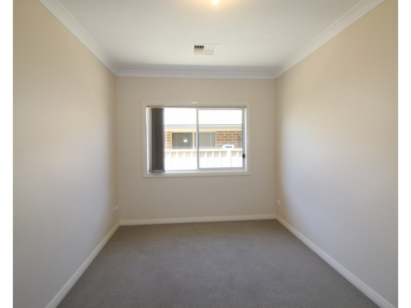 2 Skelton Street, Oran Park NSW 2570