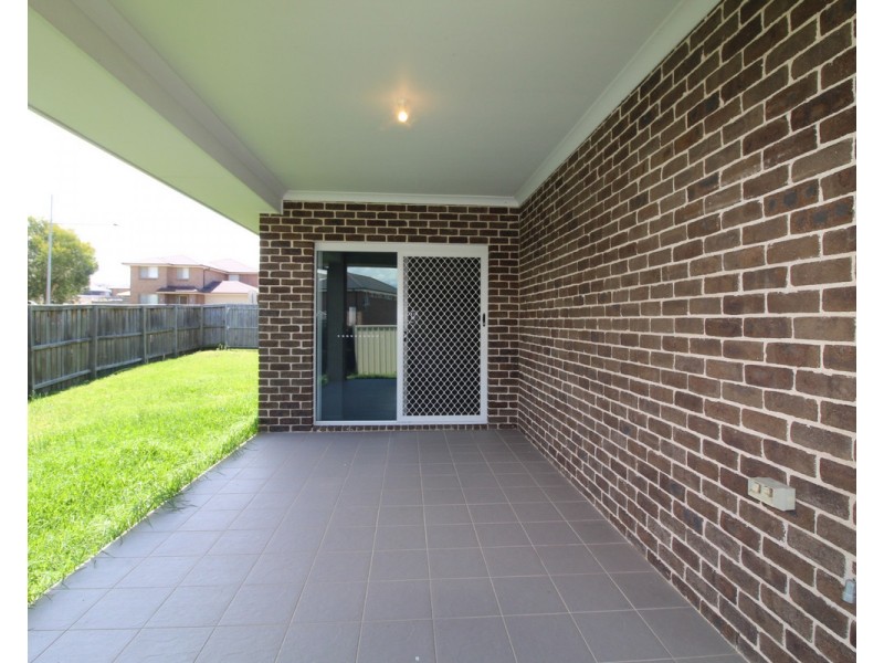 2 Skelton Street, Oran Park NSW 2570