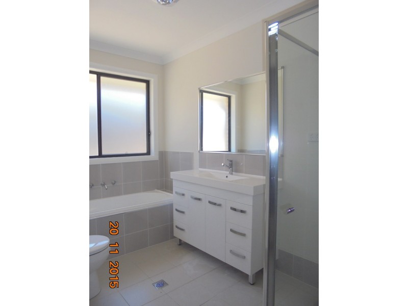 17 Franklin Grove, Oran Park NSW 2570