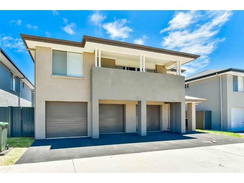 31 Donovan Boulevard, Gregory Hills NSW 2557