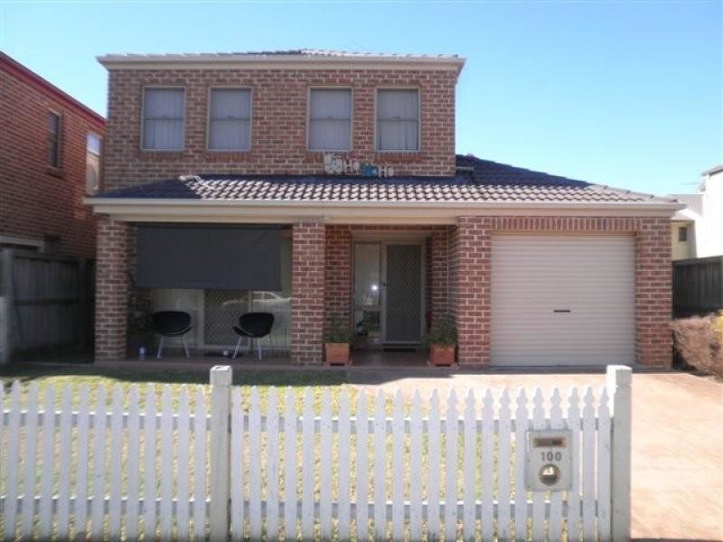 100 Glenfield Drive, Currans Hill NSW 2567