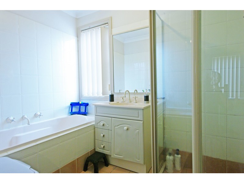 100 Glenfield Drive, Currans Hill NSW 2567