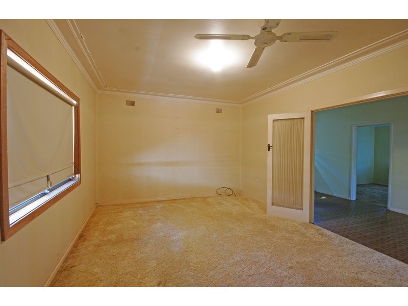 10 Macquarie Avenue, Camden NSW 2570