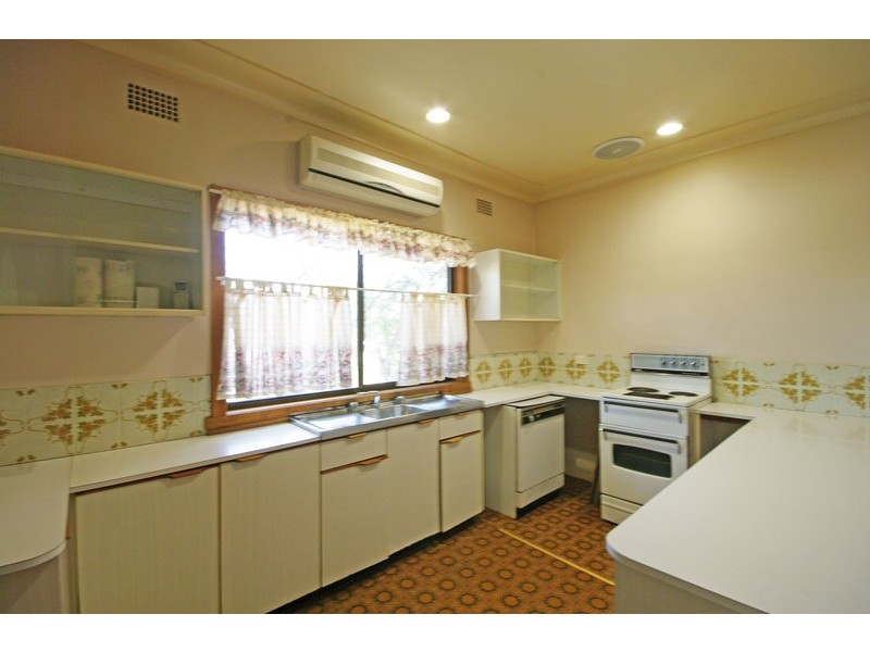 10 Macquarie Avenue, Camden NSW 2570