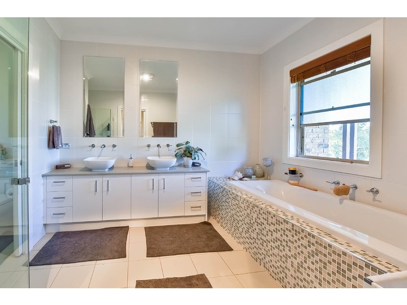 16 Warner Street, Camden Park NSW 2570