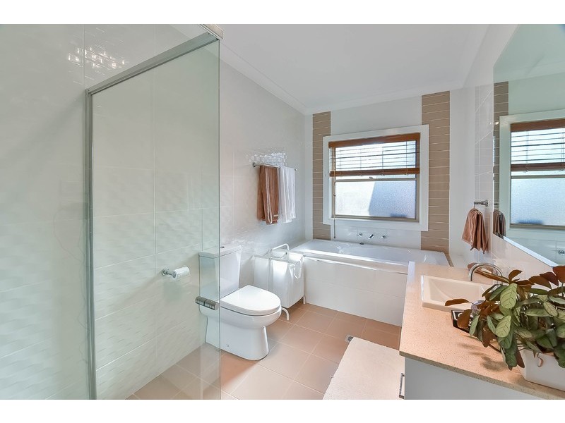 16 Warner Street, Camden Park NSW 2570