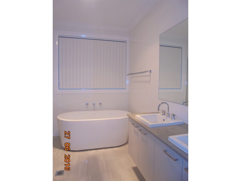 70 Oaklands Circuit, Gregory Hills NSW 2557