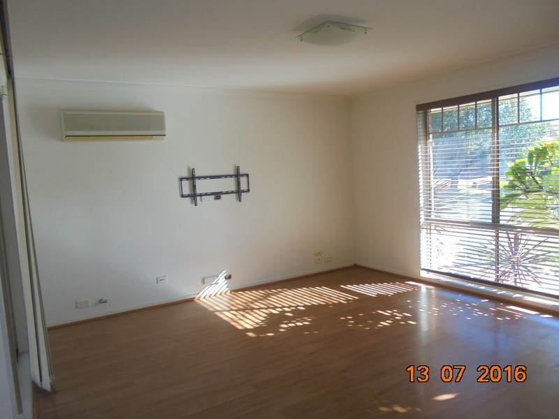1 Lacy Place, Mount Annan NSW 2567
