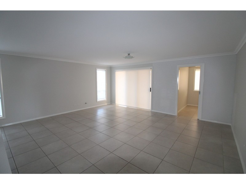 12 Morris Place, Oran Park NSW 2570