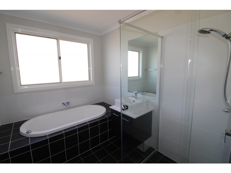 12 Morris Place, Oran Park NSW 2570