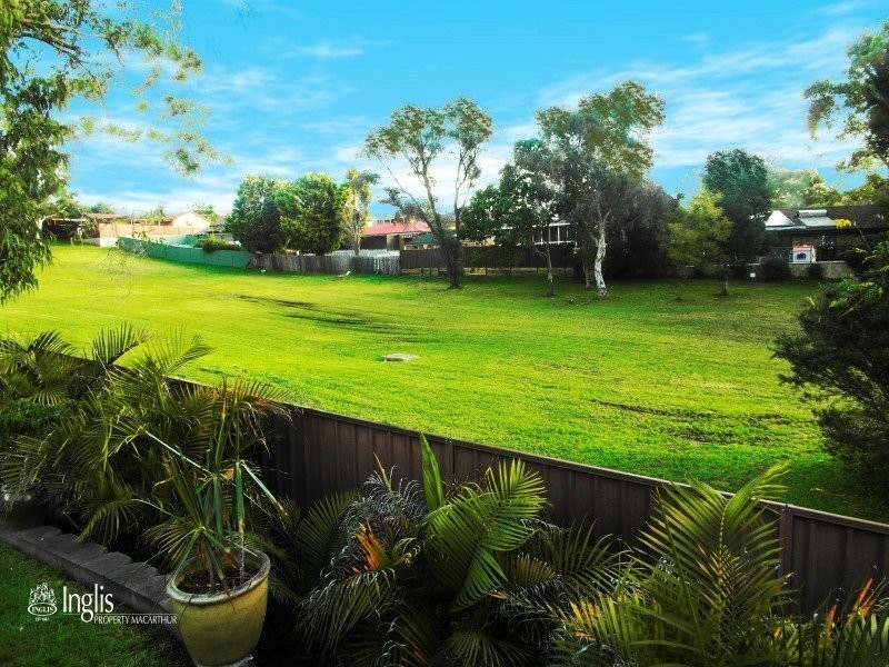 8 Mertz Place, Leumeah NSW 2560