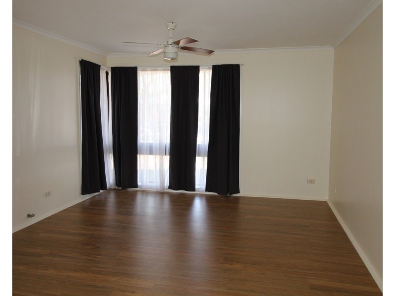 6 Manning Place, Currans Hill NSW 2567