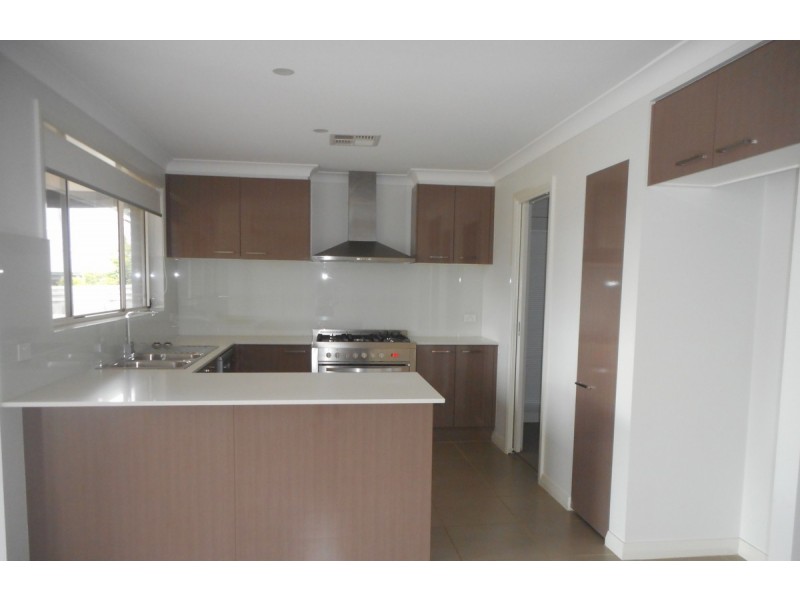 4 Derbyshire Road, Spring Farm NSW 2570