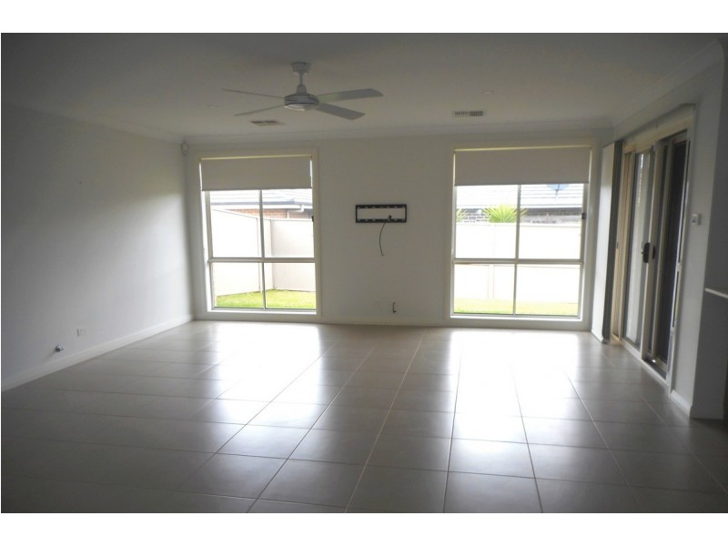 4 Derbyshire Road, Spring Farm NSW 2570