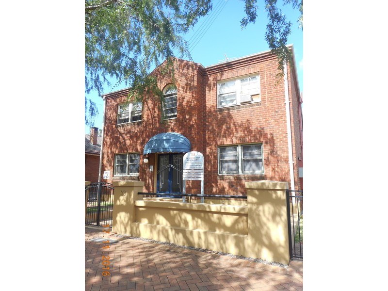 2/33 Elizabeth Street, Camden NSW 2570