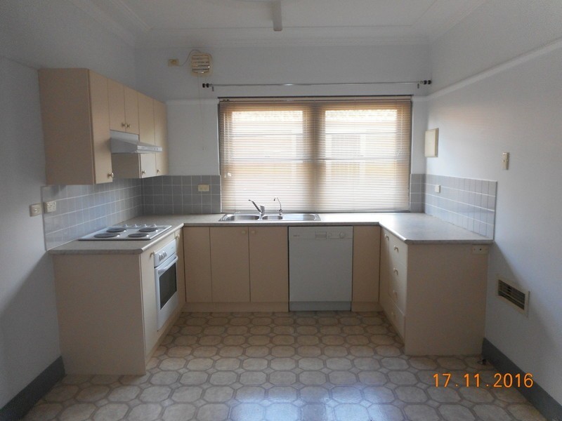 2/33 Elizabeth Street, Camden NSW 2570