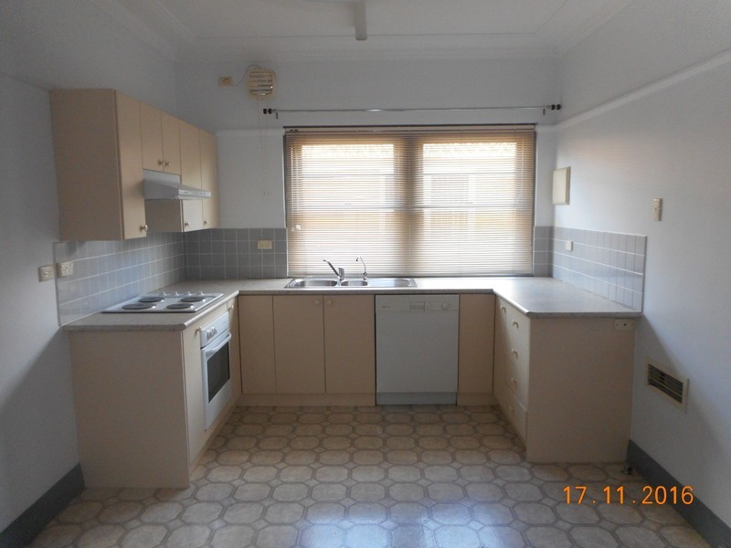 2/33 Elizabeth Street, Camden NSW 2570