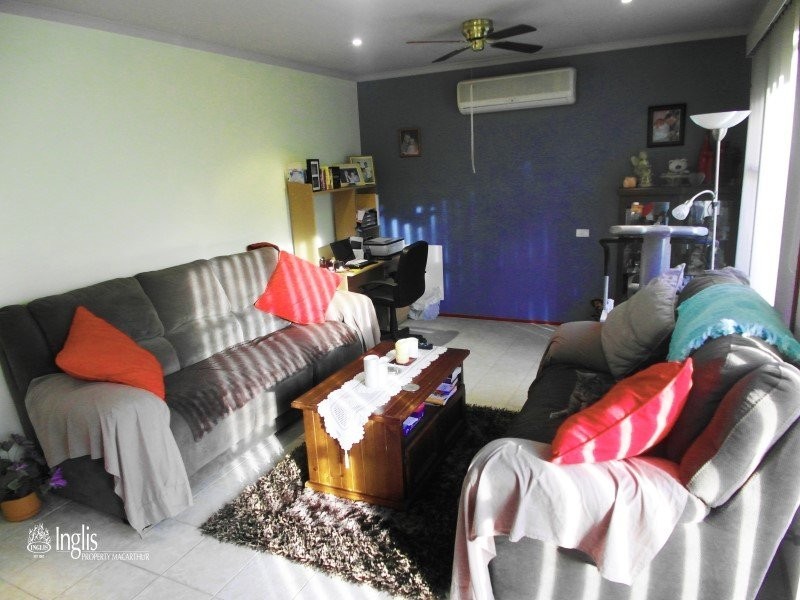 8 Mertz Place, Leumeah NSW 2560