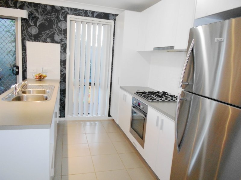 100 Minorca Circuit, Spring Farm NSW 2570