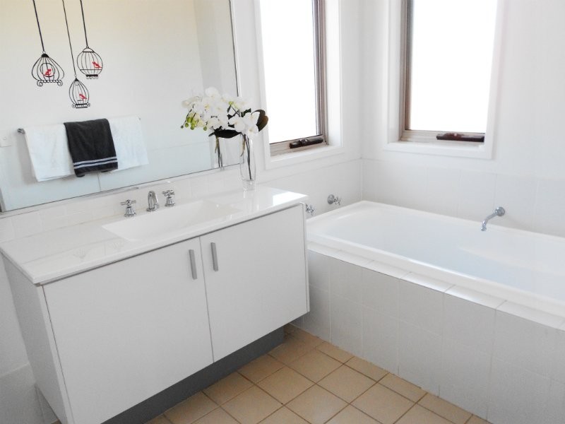 100 Minorca Circuit, Spring Farm NSW 2570