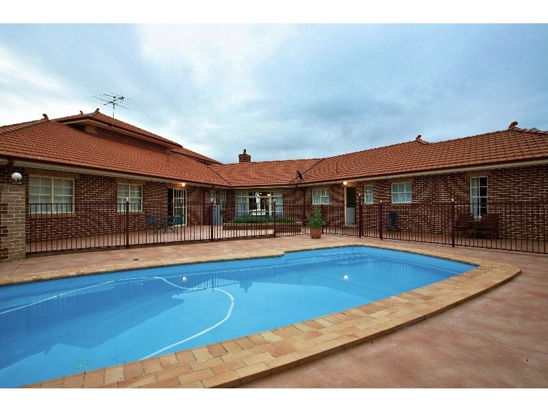65 Benwerrin Crescent, Grasmere NSW 2570