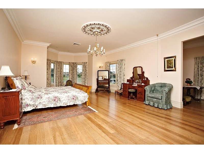 65 Benwerrin Crescent, Grasmere NSW 2570