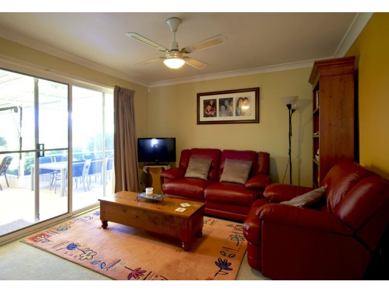 112 Kelvin Park Drive, Bringelly NSW 2556