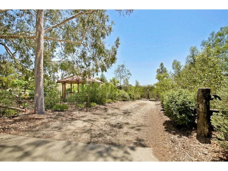 85 Eagles Road, Razorback NSW 2571