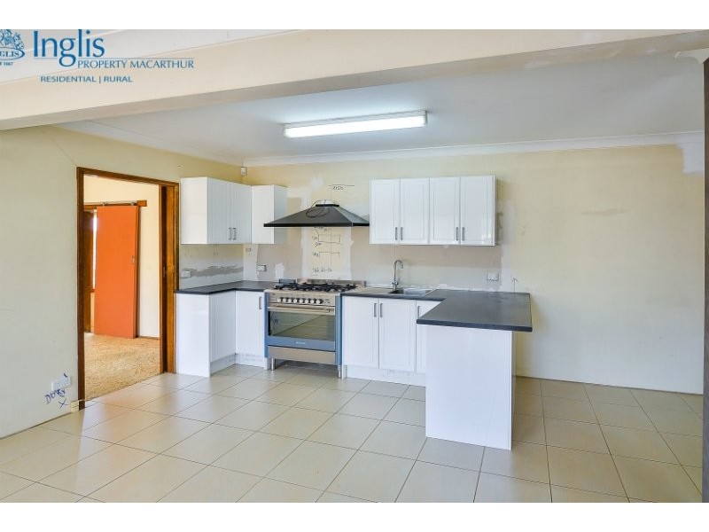 28 Ulmarra Avenue, Camden South NSW 2570