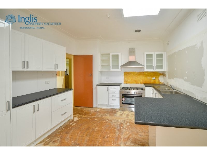 28 Ulmarra Avenue, Camden South NSW 2570