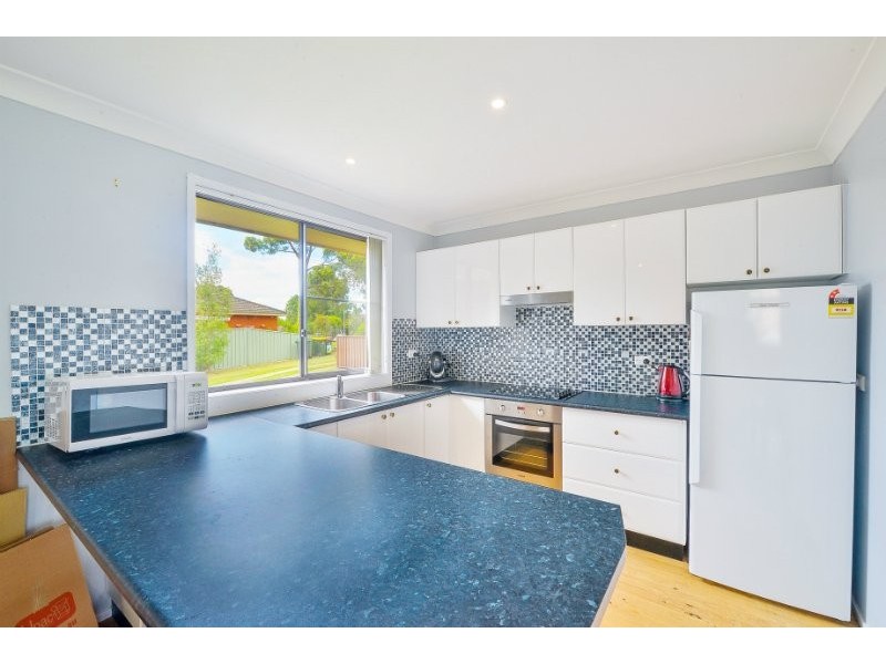 40 Cruikshank Ave, Elderslie NSW 2570