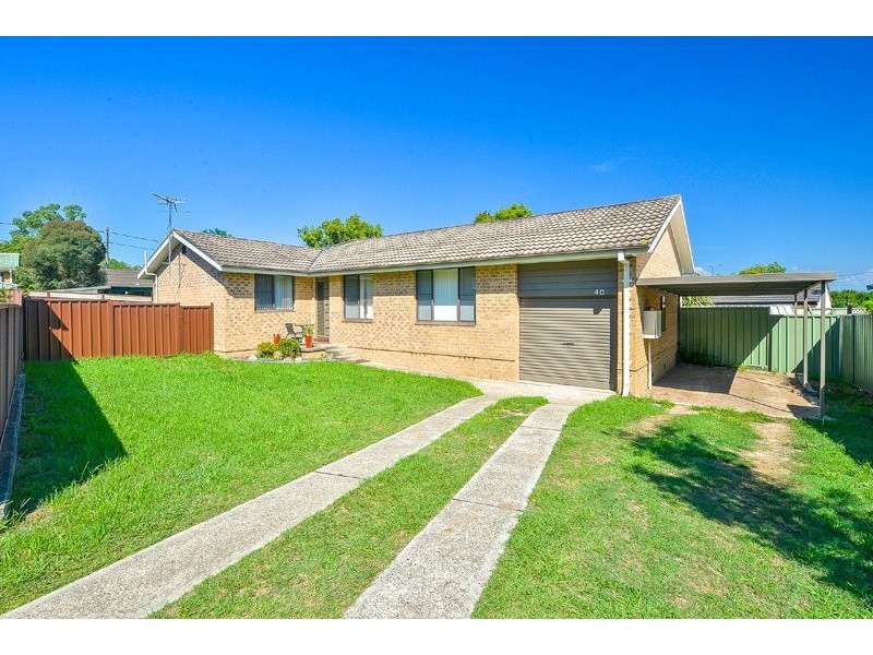40 Cruikshank Ave, Elderslie NSW 2570