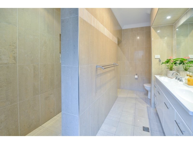 14 Hindmarsh Avenue, Camden Park NSW 2570