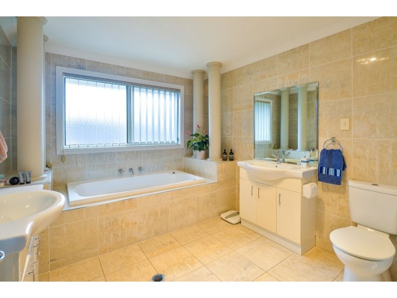 14 Hindmarsh Avenue, Camden Park NSW 2570