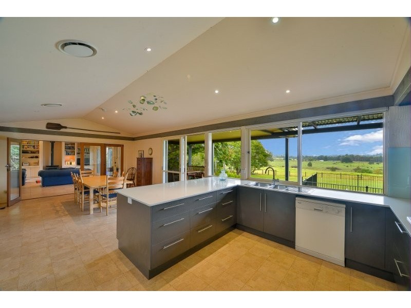10 Caernarvon Close, Kirkham NSW 2570