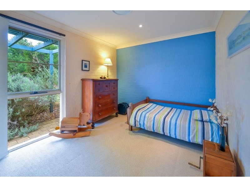 10 Caernarvon Close, Kirkham NSW 2570