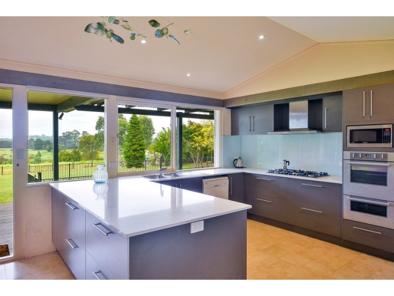 10 Caernarvon Close, Kirkham NSW 2570