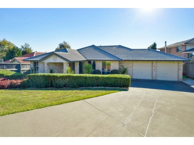 4 Rogers Way, Mount Annan NSW 2567